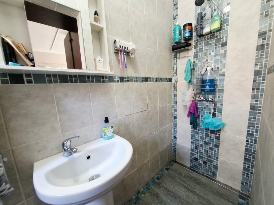 5 Bedroom Property for Sale in Wilgehof Free State